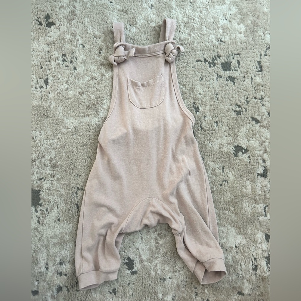 Kyte Baby Beige Knot-Strap One-Piece Romper Jumpsuit